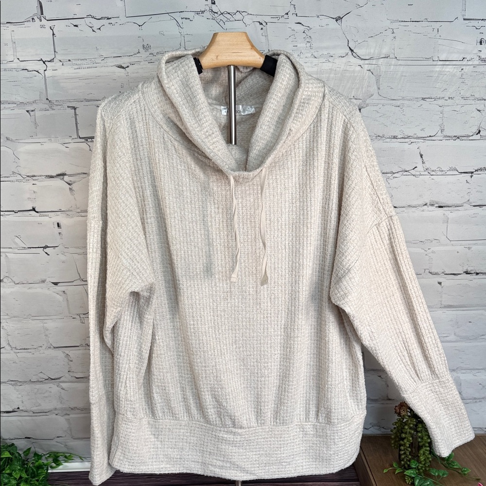 89th + Madison Cream Tunnel‎ Neck Waffle Knit Textured Long Cuff Sweater